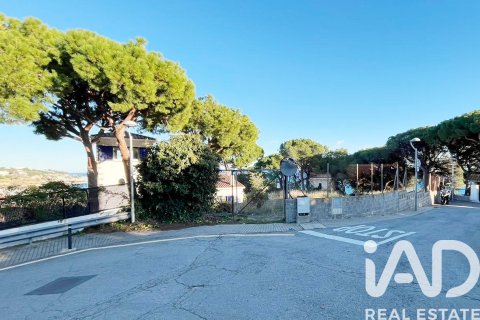 Parcela de 1789 m² en venta en Arenys de Mar, Barcelona, Cataluña, Spain № 4726 - foto 9