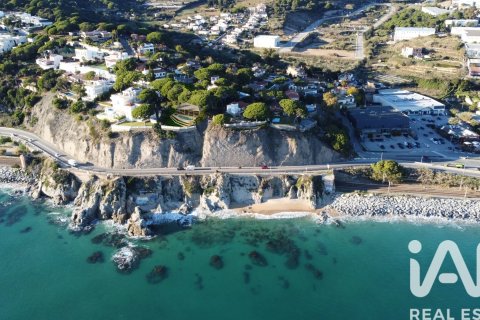 Parcela de 1789 m² en venta en Arenys de Mar, Barcelona, Cataluña, Spain № 4726 - foto 2