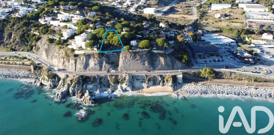 Parcela de 1789 m² en venta en Arenys de Mar, Barcelona, Cataluña, Spain № 4726