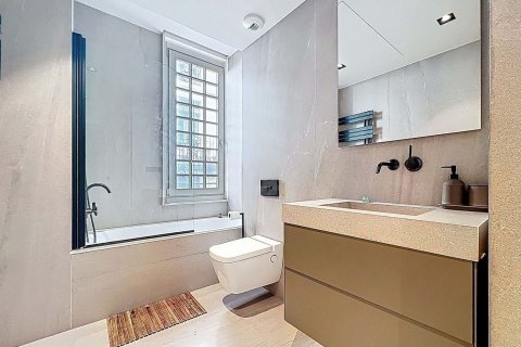 Купить квартиру в Барселона, Испания с 3 комнаты, 103м², № 8022 - фото 12