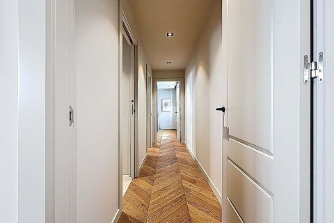 Купить квартиру в Барселона, Испания с 3 комнаты, 103м², № 8022 - фото 10