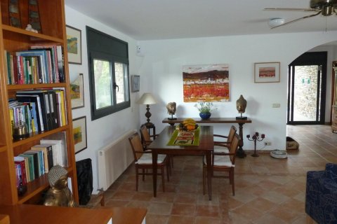 Сasa de 5 dormitorios en venta en Pals, Gerona, Cataluña, Spain № 1644 - foto 20