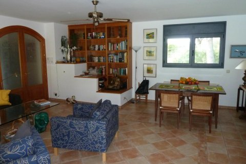 Сasa de 5 dormitorios en venta en Pals, Gerona, Cataluña, Spain № 1644 - foto 21
