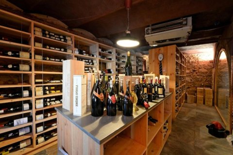 Сasa de 15 dormitorios en venta en Vallgorguina, Barcelona, Cataluña, Spain № 1642 - foto 8