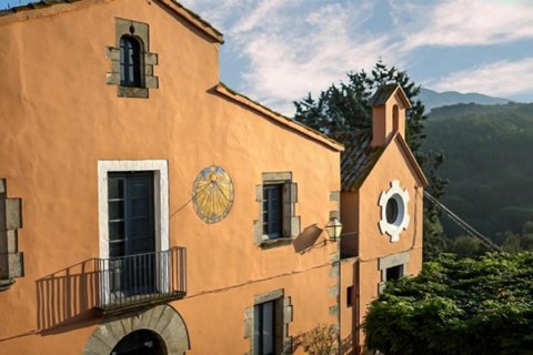 Сasa de 15 dormitorios en venta en Vallgorguina, Barcelona, Cataluña, Spain № 1642 - foto 3