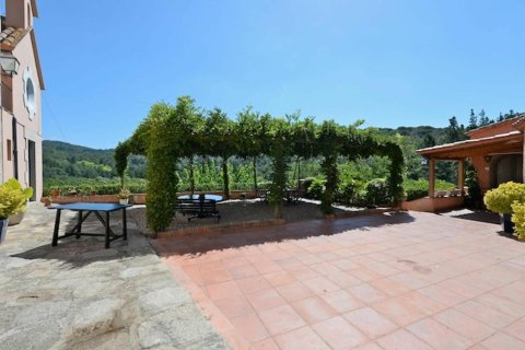 Сasa de 15 dormitorios en venta en Vallgorguina, Barcelona, Cataluña, Spain № 1642 - foto 9