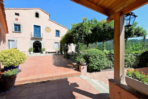 Сasa de 15 dormitorios en venta en Vallgorguina, Barcelona, Cataluña, Spain № 1642 - foto 2
