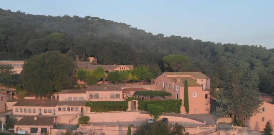 Сasa de 15 dormitorios en venta en Vallgorguina, Barcelona, Cataluña, Spain № 1642
