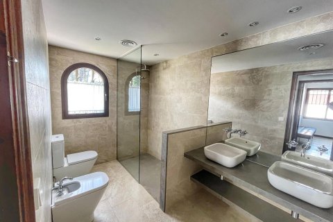 Сasa de 5 dormitorios en venta en Sant Feliu de Guíxols, Gerona, Cataluña, Spain № 1643 - foto 19