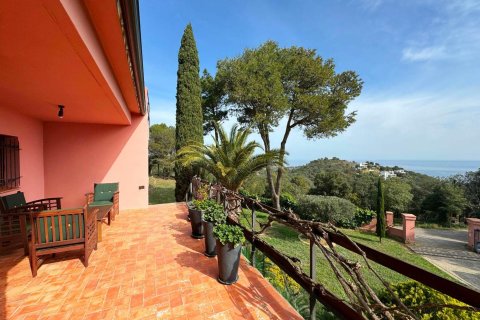 Сasa de 4 dormitorios en venta en Begur, Gerona, Cataluña, Spain № 1641 - foto 3