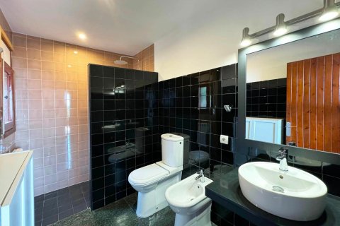 Сasa de 4 dormitorios en venta en Begur, Gerona, Cataluña, Spain № 1641 - foto 13