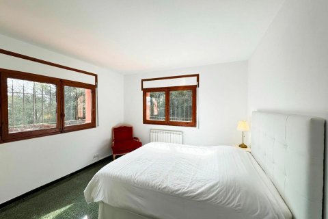 Сasa de 4 dormitorios en venta en Begur, Gerona, Cataluña, Spain № 1641 - foto 10