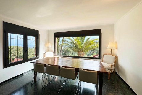 Сasa de 4 dormitorios en venta en Begur, Gerona, Cataluña, Spain № 1641 - foto 5