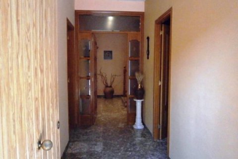 Villa de 5 dormitorios en venta en Martorell, Barcelona, Cataluña, Spain № 1148 - foto 10