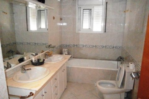 Villa de 5 dormitorios en venta en Martorell, Barcelona, Cataluña, Spain № 1148 - foto 21