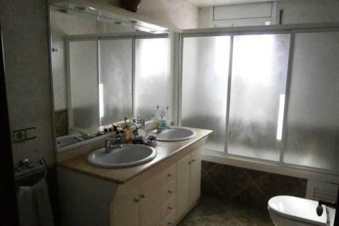 Villa de 5 dormitorios en venta en Martorell, Barcelona, Cataluña, Spain № 1148 - foto 23
