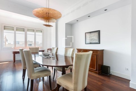 Купить квартиру в Барселона, Испания с 5 спален, 255м², № 4280 - фото 3