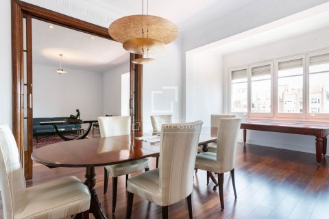 Купить квартиру в Барселона, Испания с 5 спален, 255м², № 4280 - фото 4