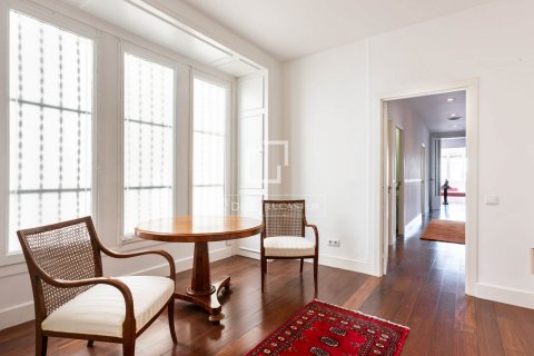 Купить квартиру в Барселона, Испания с 5 спален, 255м², № 4280 - фото 6
