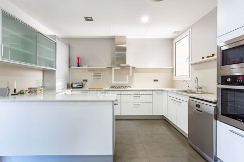 Купить квартиру в Барселона, Испания с 5 спален, 255м², № 4280 - фото 10