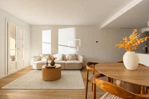 Apartamento de 3 dormitorios en venta en Barcelona, Cataluña, Spain № 4284