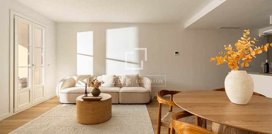 Apartamento de 3 dormitorios en venta en Barcelona, Cataluña, Spain № 4284