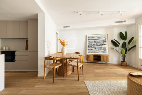 Apartamento de 3 dormitorios en venta en Barcelona, Cataluña, Spain № 4284 - foto 6