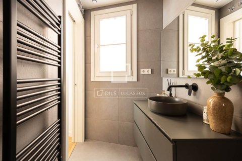 Apartamento de 3 dormitorios en venta en Barcelona, Cataluña, Spain № 4284 - foto 23