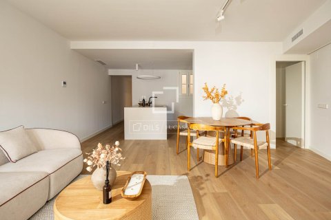 Apartamento de 3 dormitorios en venta en Barcelona, Cataluña, Spain № 4284 - foto 4
