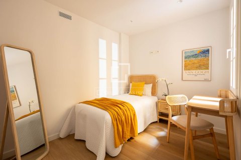 Apartamento de 3 dormitorios en venta en Barcelona, Cataluña, Spain № 4284 - foto 26
