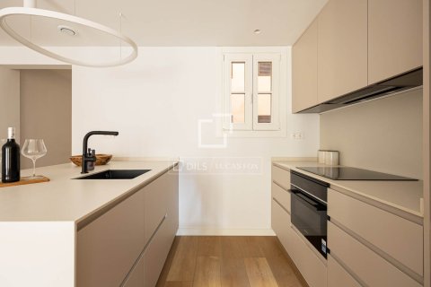Apartamento de 3 dormitorios en venta en Barcelona, Cataluña, Spain № 4284 - foto 13