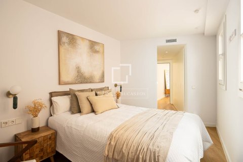 Apartamento de 3 dormitorios en venta en Barcelona, Cataluña, Spain № 4284 - foto 19