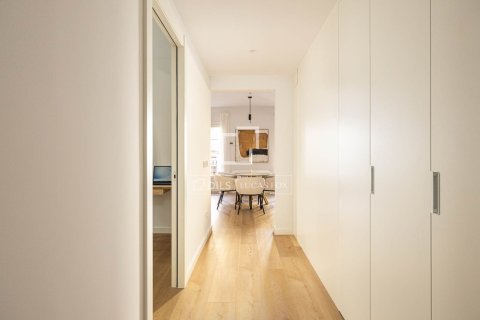 Apartamento de 3 dormitorios en venta en Barcelona, Cataluña, Spain № 4282 - foto 17