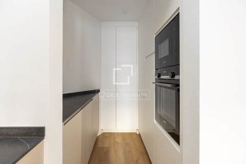 Apartamento de 3 dormitorios en venta en Barcelona, Cataluña, Spain № 4282 - foto 11