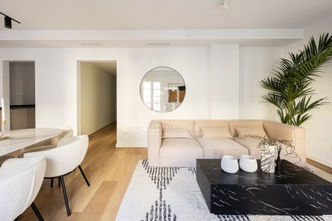 Apartamento de 3 dormitorios en venta en Barcelona, Cataluña, Spain № 4282 - foto 4