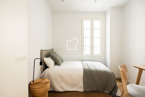 Apartamento de 3 dormitorios en venta en Barcelona, Cataluña, Spain № 4282 - foto 18