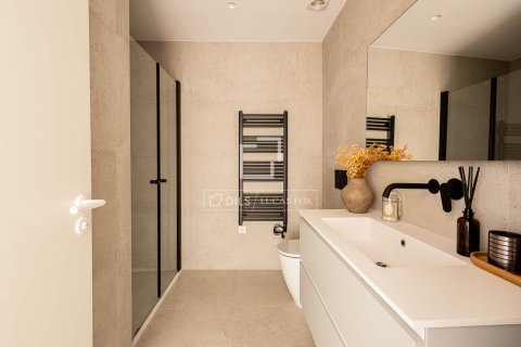 Apartamento de 3 dormitorios en venta en Barcelona, Cataluña, Spain № 4282 - foto 20