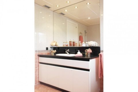 Villa de 6 dormitorios en venta en Sant Andreu de Llavaneres, Barcelona, Cataluña, Spain № 934 - foto 13