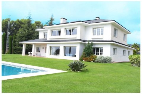 Villa de 6 dormitorios en venta en Sant Andreu de Llavaneres, Barcelona, Cataluña, Spain № 934