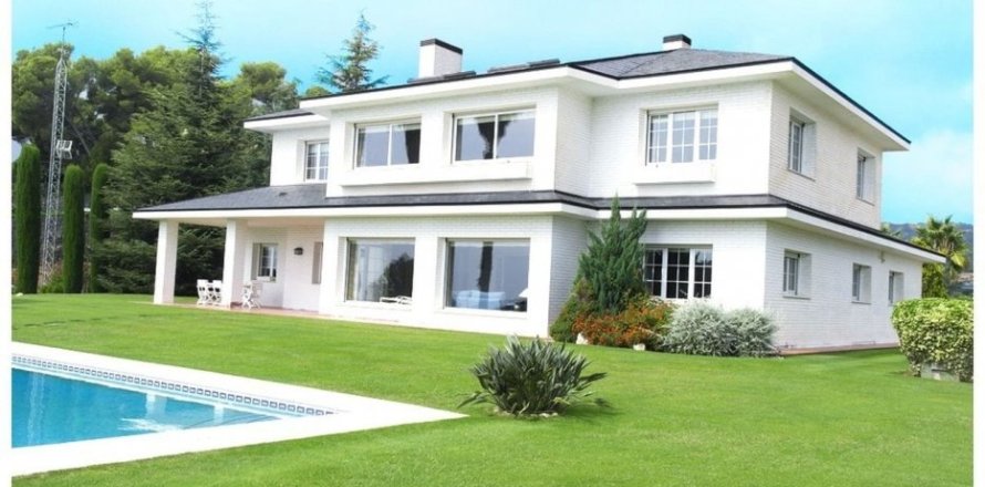 Villa de 6 dormitorios en venta en Sant Andreu de Llavaneres, Barcelona, Cataluña, Spain № 934