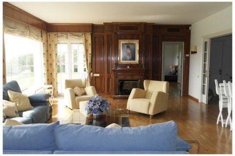Villa de 6 dormitorios en venta en Sant Andreu de Llavaneres, Barcelona, Cataluña, Spain № 934 - foto 6