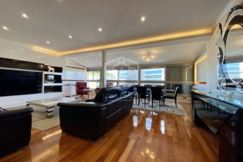 4 bedrooms apartment for sale in Barcelona, Catalonia, Spain № 935 - photo 2
