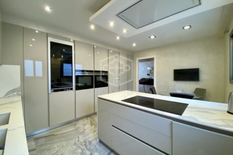 4 bedrooms apartment for sale in Barcelona, Catalonia, Spain № 935 - photo 10