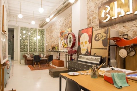 Apartamento de 3 dormitorios en venta en Barcelona, Cataluña, Spain № 937 - foto 17