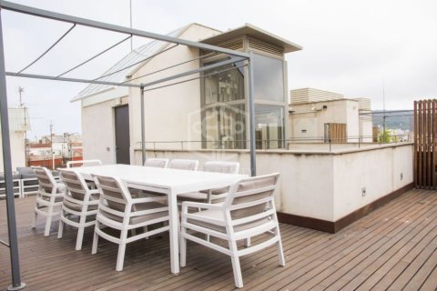 Apartamento de 3 dormitorios en venta en Barcelona, Cataluña, Spain № 937 - foto 27
