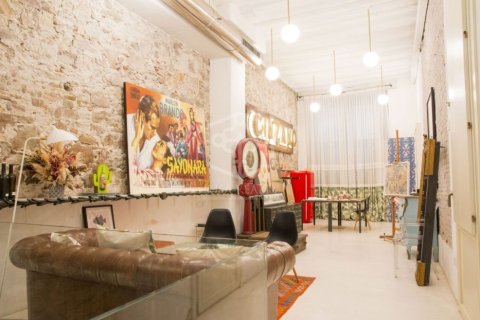 Apartamento de 3 dormitorios en venta en Barcelona, Cataluña, Spain № 937 - foto 16