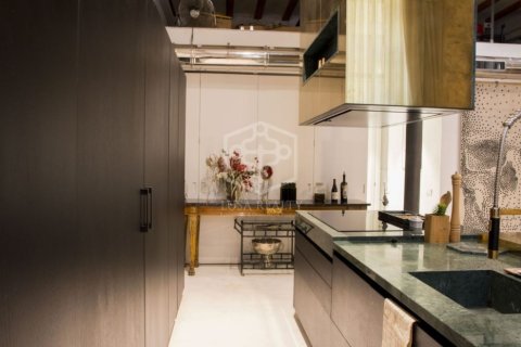 Apartamento de 3 dormitorios en venta en Barcelona, Cataluña, Spain № 937 - foto 12