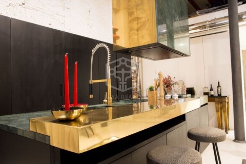 Apartamento de 3 dormitorios en venta en Barcelona, Cataluña, Spain № 937 - foto 8