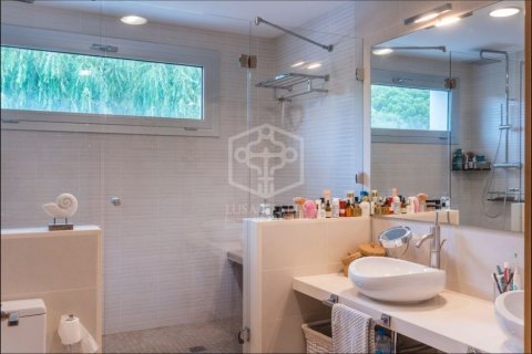 Villa de 4 dormitorios en venta en Sant Andreu de Llavaneres, Barcelona, Cataluña, Spain № 940 - foto 23