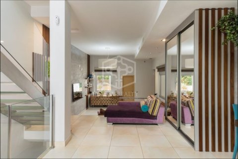Villa de 4 dormitorios en venta en Sant Andreu de Llavaneres, Barcelona, Cataluña, Spain № 940 - foto 12